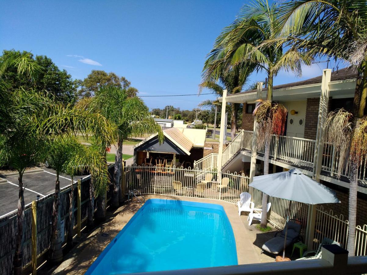 Abel Tasman Waterfront Motel Lakes Entrance Exteriör bild