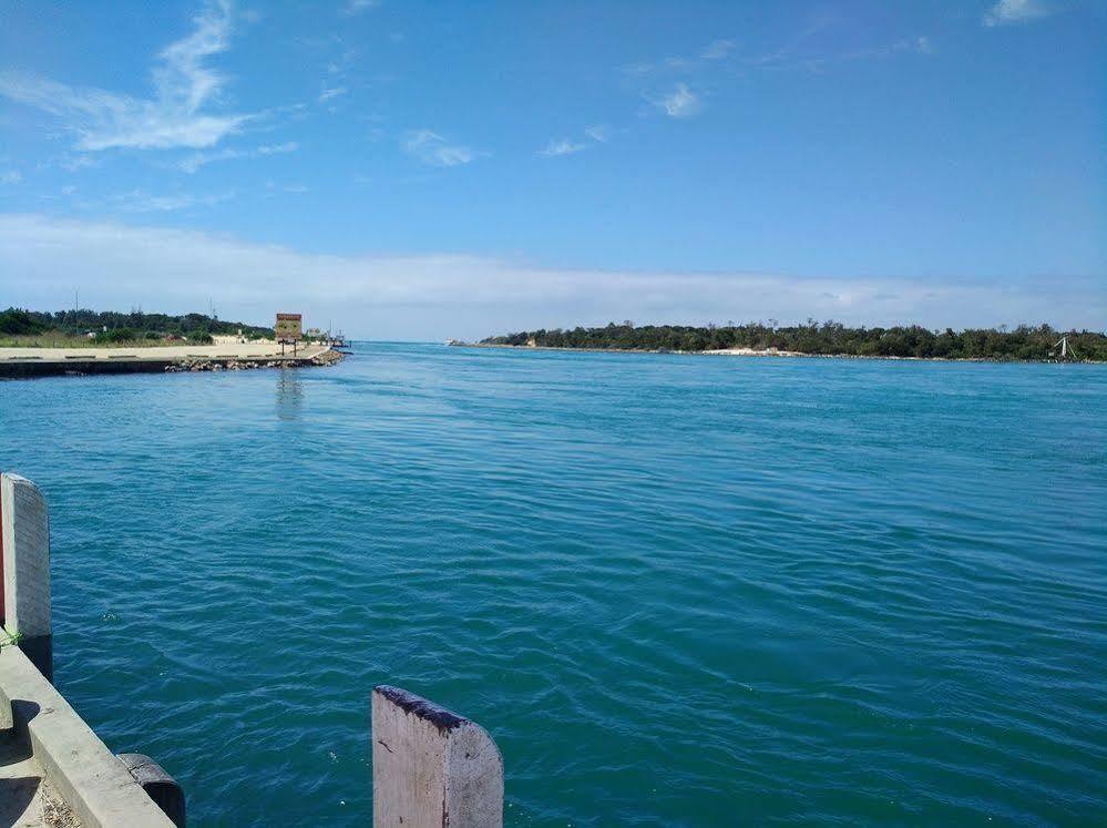Abel Tasman Waterfront Motel Lakes Entrance Exteriör bild